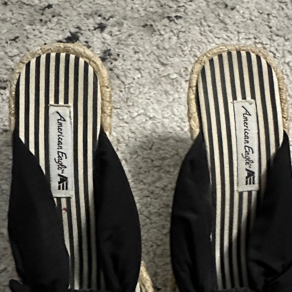 American Eagle Outfitters Black Striped Wedge SandalsSize 5 1/2 - Picture 2 of 7